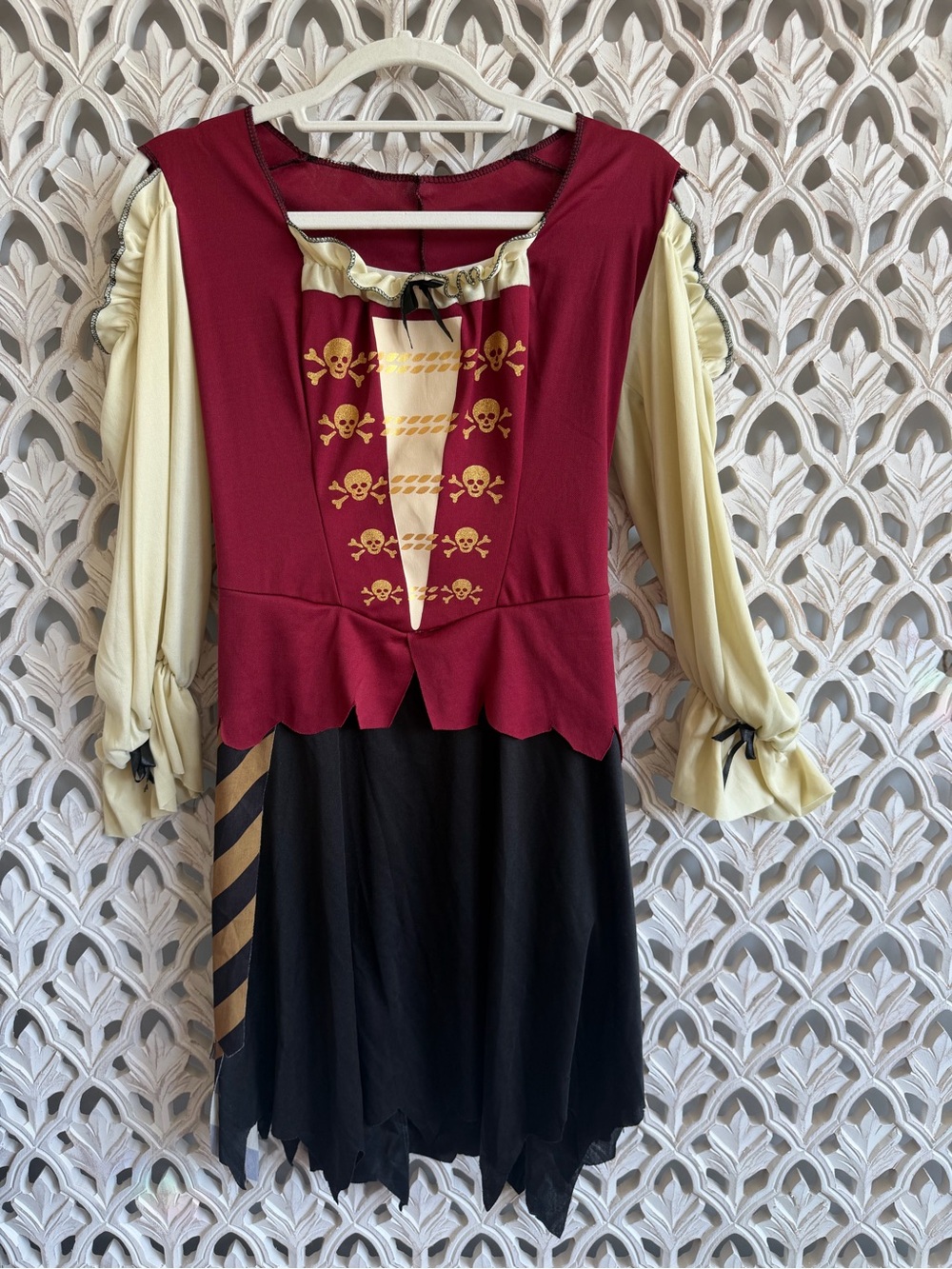 Rubie’s Girls Pirate Costume Dress Medium Halloween Skull Gold
